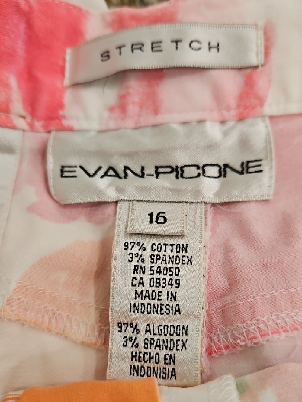 Evan Picone Pink and Peach Floral Pants. Size 16. Inseam 23". Rise Flat 12" - Picture 2 of 6